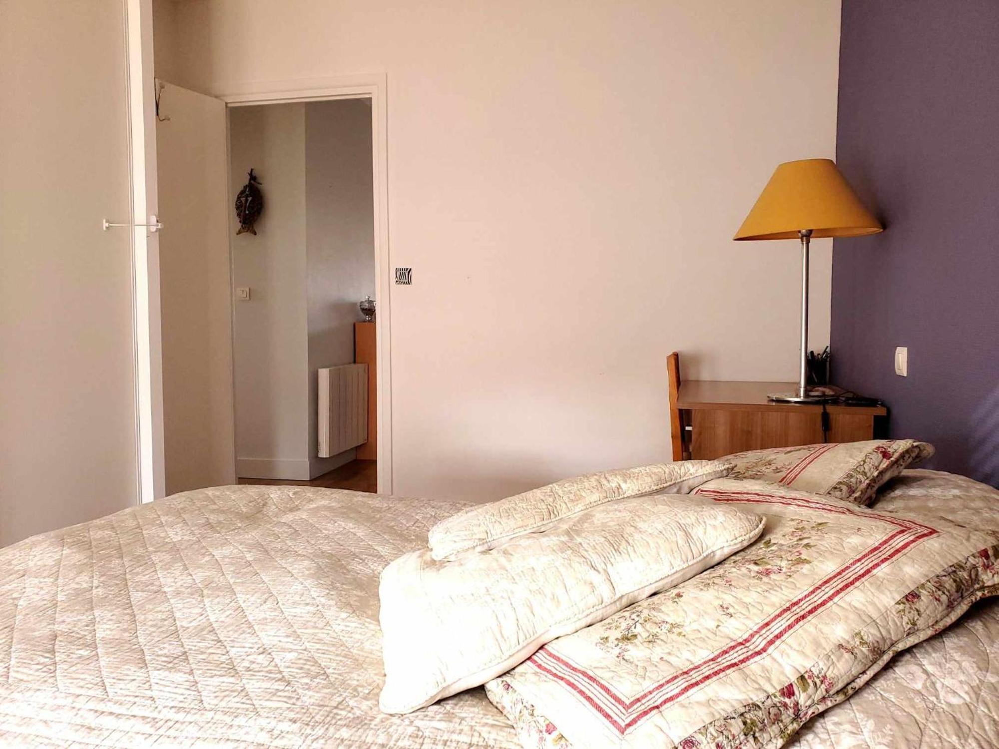 Simplicite Et Calme En Appartement A Issoire Room photo